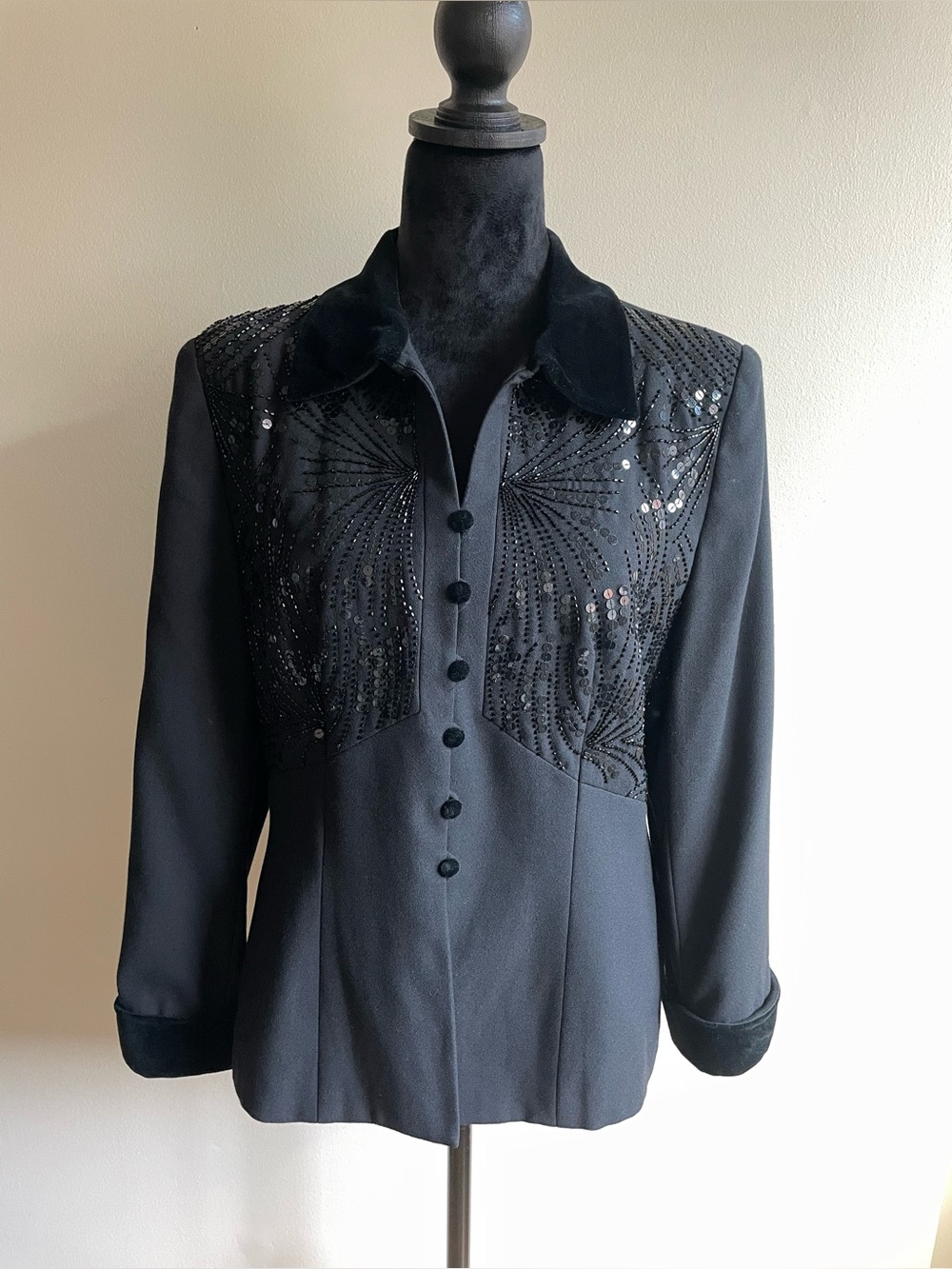 Le Suit Petite 14P Black Sequin Embellished Velvet Jacket